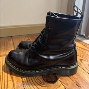 Black Doc Martens Size 8 in excellent condition: